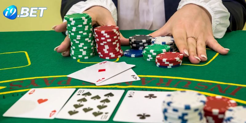 Luật chơi bài baccarat vô cùng đơn giản, dễ hiểu tại i9bet